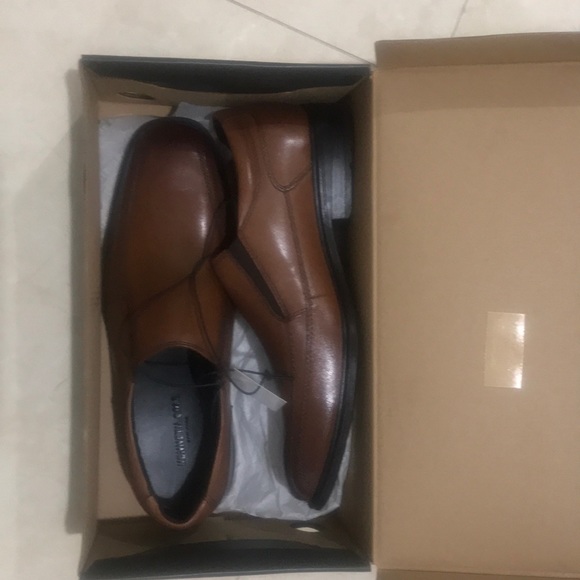 Shoes - Picture 2 of 4